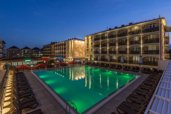 Отель "Grand Kruiz"