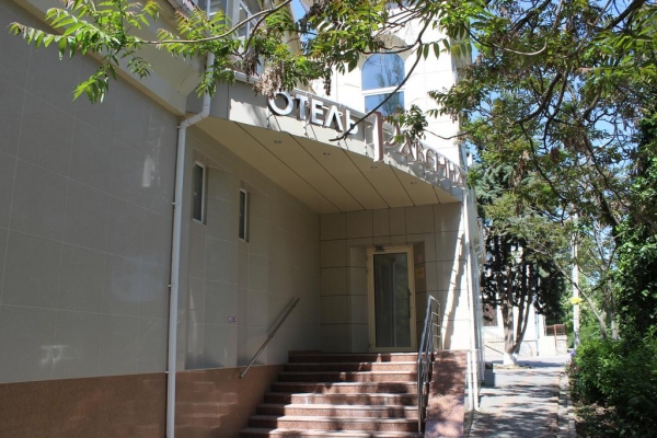 Отель Равенна