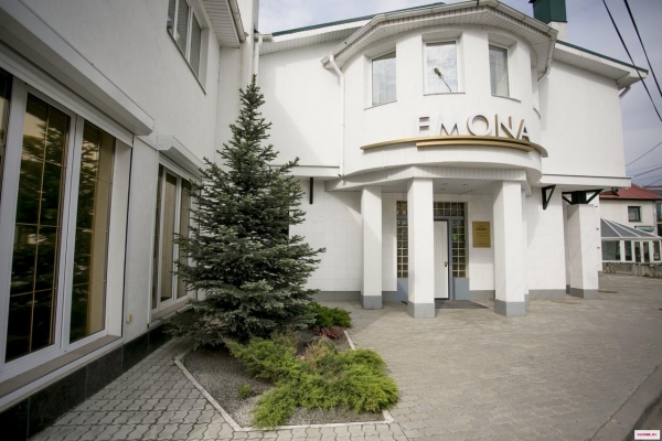 Отель Эмона