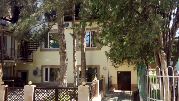 Отель Три Сосны