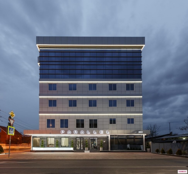 Отель Parallel