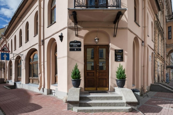 Отель The Faces Moyka