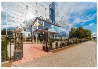 Отель Men'k Kings